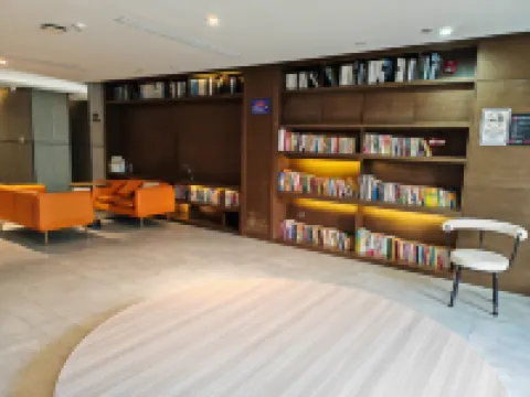 โรงแรมเอลอง เอตัง (สถานีรถไฟใต้ดินเหรินเหอ สนามบินไป่ยัน กว่างโจว)