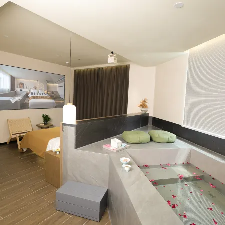 Ruixing SFEEL Hotel (Emerald Lake University Town)