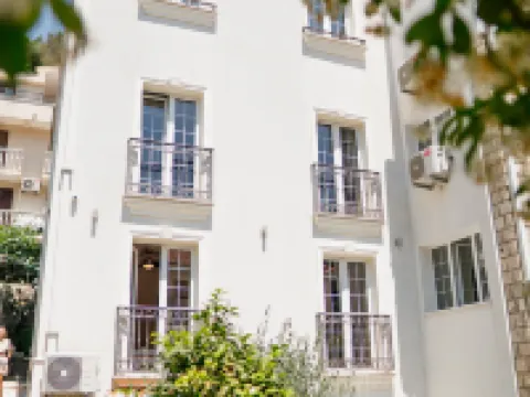 Apartments Captain's Villa Hotels in Budva