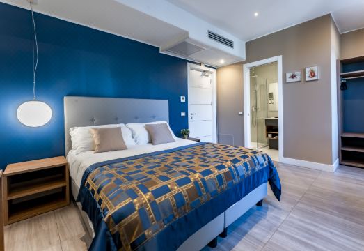 마치니 스위트 모던한 객실