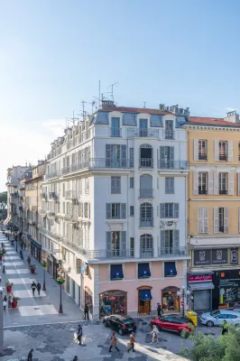 Le Dortoir Boutique Suites Hotel a 