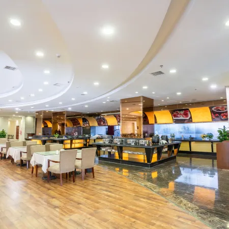 Hongsheng Hotel (Liupanshui Wanda Plaza High Speed Railway Station)