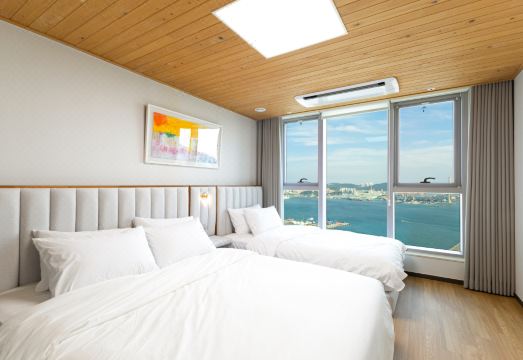 브라운스위트 부산의 고급 주방 시설 이미지