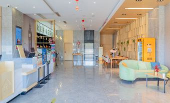 GreenTree Hotel (Zhongbei college store, Danyang glasses Industrial Park)