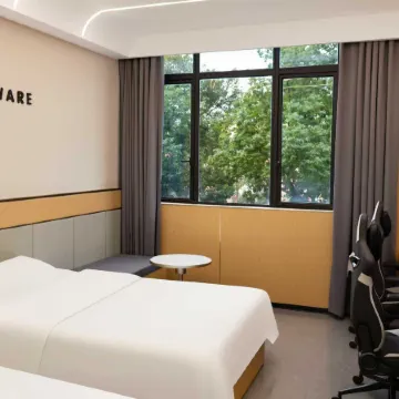 Lang Xiaoyi E-Sports Hotel