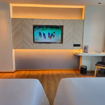 Super Studio La Vita, 2 pools