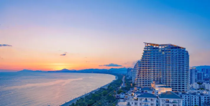 Luoke Platinum Sea View Hotel فنادق في 