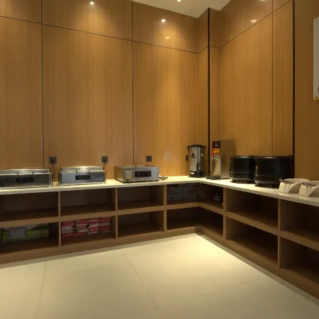 Super 8 Hotel(G216 Store, Gaize County, Ngari Prefecture)