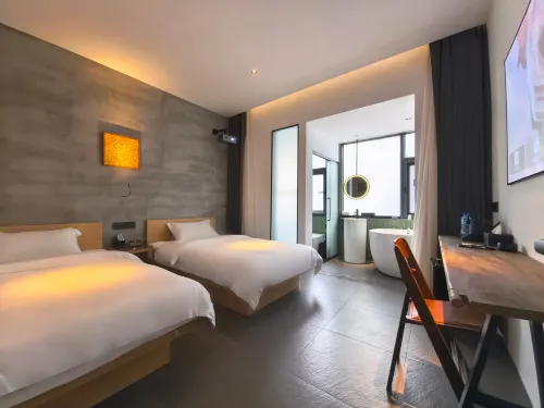 Biewu Space Homestay (Haikou Qilou Old Street)
