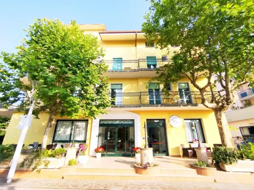 Azzurro Beach Hotel Igea Marina
