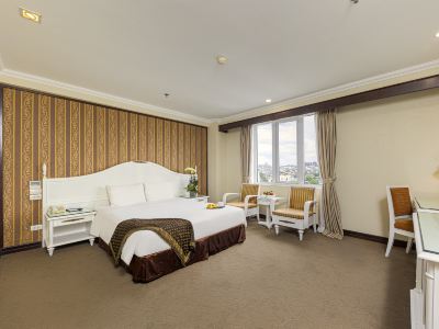 Chalcedony Hotel