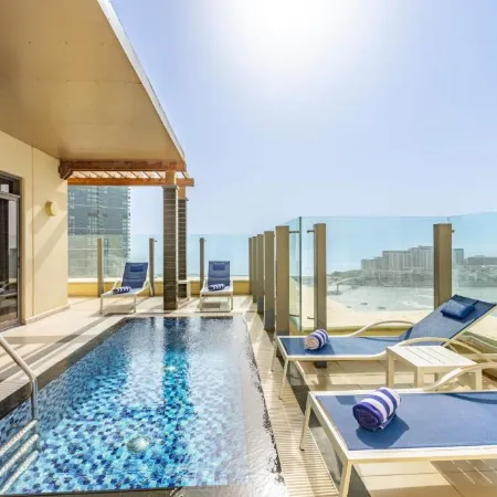 Roda Amwaj Suites Jumeirah Beach Residence Отели рядом с достопримечательностью «Пляж JBR»