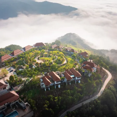 Cloud Top · The Nest Tea Estate Hotel (Shuangjiang Rongkangda Estate)