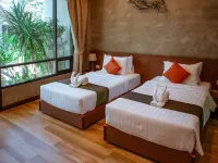 Blue River Resort Hotels near Wat Chulamani