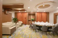 Days Wyndham Hotel in Malakhan - พร้อมอาหารเช้า
