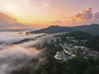 Sea of Clouds at Sun | Leisure and Holiday Courtyard