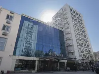 Shijia Boutique Hotel (Beijing Sanlitun Tuanjiehu Subway Station) Hotels near Chaoyang