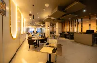Vibe Hotel Alabang - breakfast