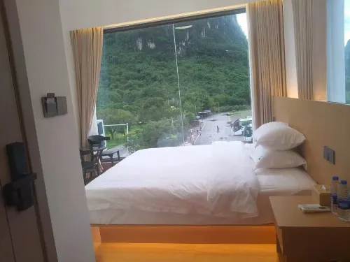 陽朔賞月居民宿（遇龍河國家級旅遊度假區十里畫廊店）