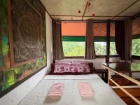Good Life Dacha Riverside & Parkside Retreat