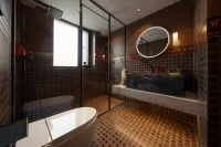 Serene Hongshan Design Guesthouse (Urumqi CCMALL Times Square) - spa