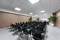 Ding Tai Hotel (Karamay Taifu Plaza No.1 Well Branch) - 4성급