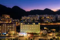 Shangkeyouyue Hotel (Tongren High-Speed Railway Station) - Mountain view