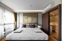 Surin - 12 Min to Beach - Freshly Renovated Stay - مطابخ