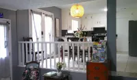 Spacious 3‑Bedroom Home • Free Parking • 20 min to ATL Airport -  Privatzimmer
