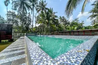 RedDoorz Syariah @ Saung Situraja Sumedang - Kolam Renang