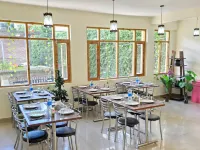 Hotel The Destination Manali ( 850m from Mall Road) - breakfast