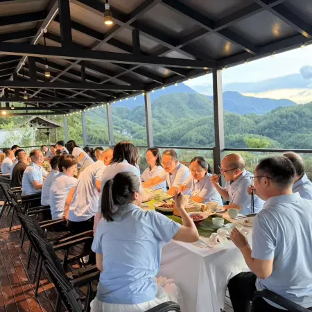 Floral Lux Hotel·Yichun Jiuyu Xinzhi Light Luxury Homestay (Mingyueshan Hot Spring Resort Branch)