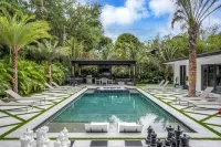 Family Estate with Heated | Pool | Spa & Game Yard - สัตว์เลี้ยง