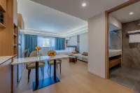 Luxe Executive Apartment & Spa & Restaurant - parking