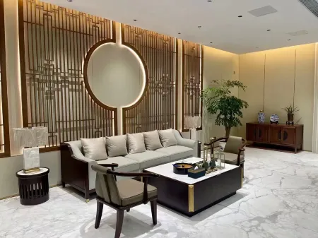 Shutian Moon Star Hotel Отели рядом с достопримечательностью «Yazhou Lounge Bridge»