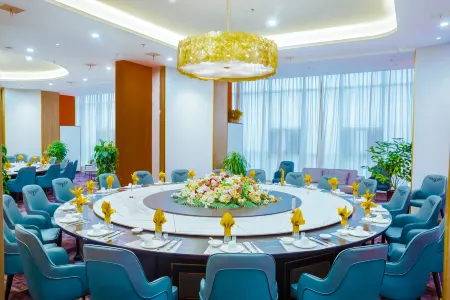 Fufeng Kaiguan International Hotel Отели в г. Фуфэн