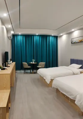 Shunhong Hotel Hotels in Gonjo