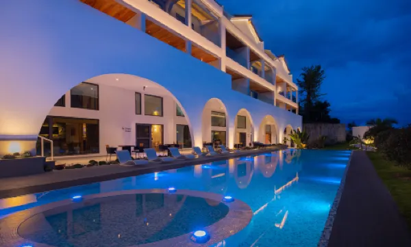 ดีไซเนอร์ โฮเทล เถิงชง น้ำพุร้อน