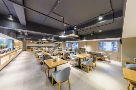 Homeinn · neo (Shenzhen Futian Zhuzilin Subway Station) Отели рядом с достопримечательностью «Nanyuan»