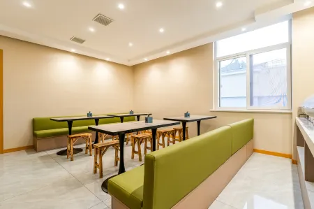 Durian Candy Collection Hotel (Suqian Yiwu International Trade City Branch) Отели рядом с достопримечательностью «Suqian Industry Secondary Specialized School»