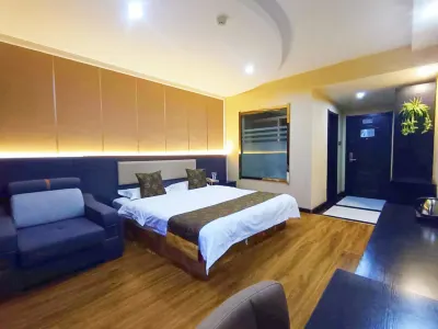 Dunhua Service Building Hotel Hotels near Bohai Square