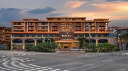 Xinzou Century Hotel (Fenghuang Plaza) Отели в г. Синьсин