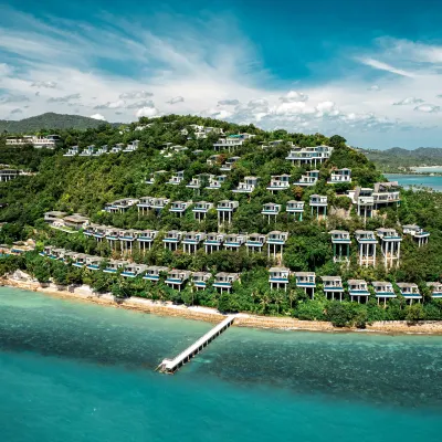 Conrad Koh Samui Отели рядом с достопримечательностью «Змеиная ферма»