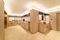 HanTing Hotel (Qinhuangdao Railway Station People's Square)
