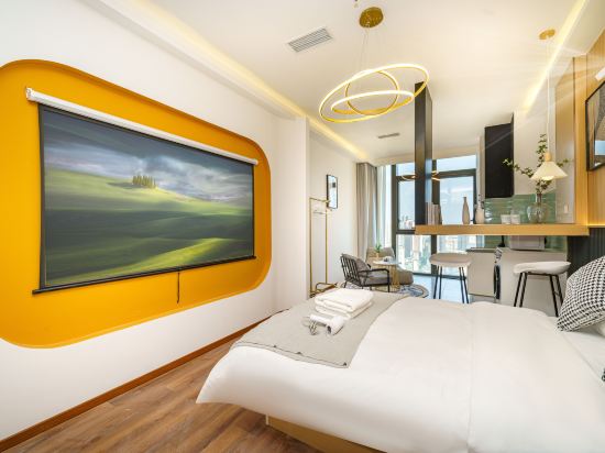 Designer's Home Boutique Apartment (Chongqing Guanyinqiao Pedestrian Street Times Center Branch)