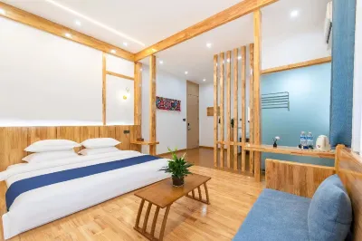 Yueting Homestay (Baoquan Scenic Area)