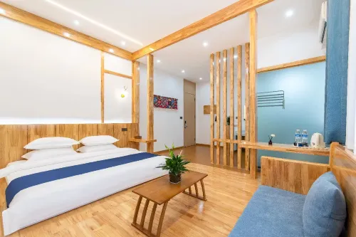 Yueting Homestay (Baoquan Scenic Area)