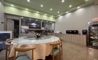 Home Inn Paibai Yun Hotel (Hohhot Railway Station)