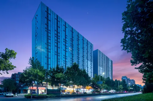 i Electronic Sports Hotel (Jiaozuo High-Speed Railway Station Wanda Plaza)
