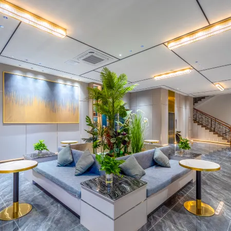 Yijia Hotel (Chengmai Jinjiang Qianqiu City Plaza)